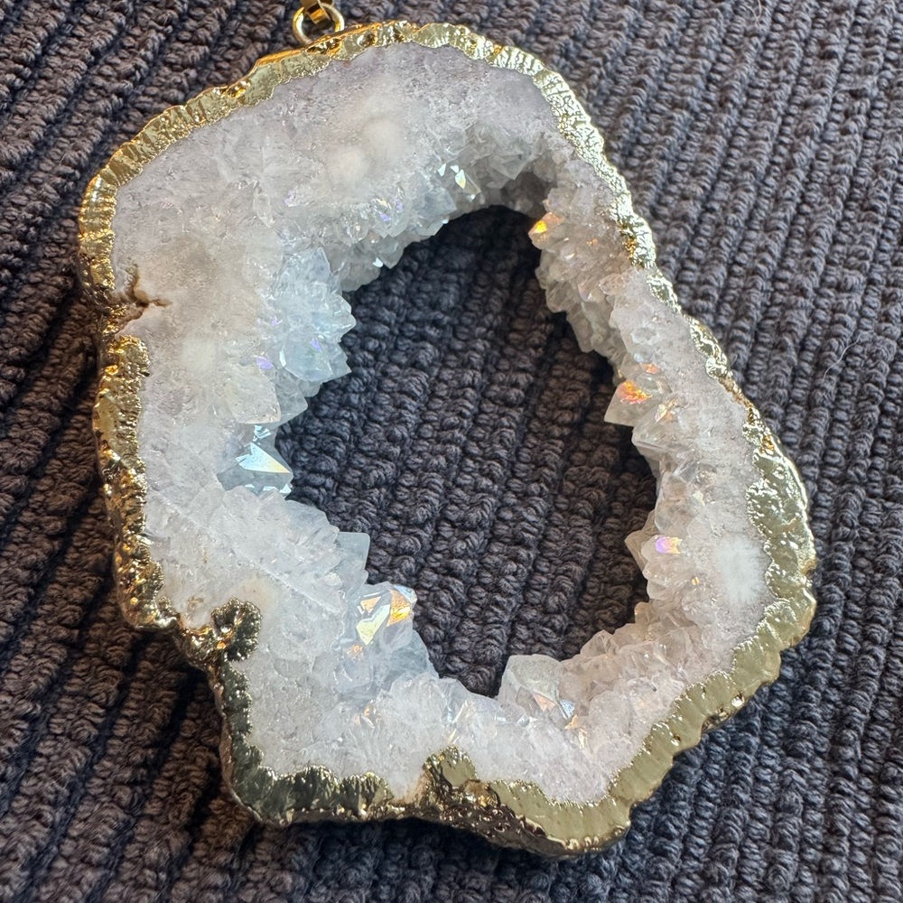 Druzy Agate Quartz Crystal Geode Pendant Gold